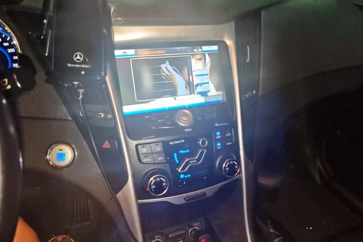 Used Hyundai Sonata 2013 2.4L Automatic Leading Edition China IV Standard Audio And AC Panel