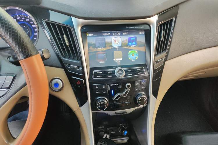 Used Hyundai Sonata 2013 2.0L Automatic Luxury Edition Audio And AC Panel