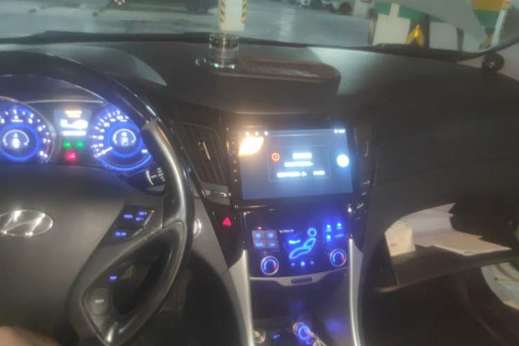 Used Hyundai Sonata 2013 2.4L Automatic Top-Grade Version China IV Standard Audio And AC Panel