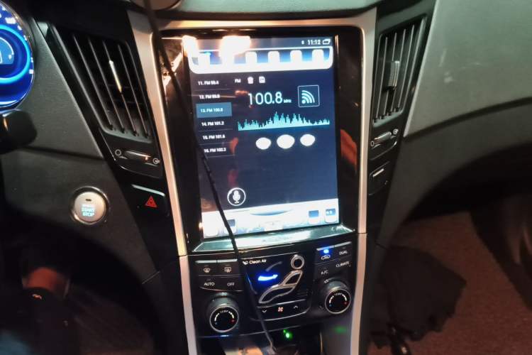 Used Hyundai Sonata 2013 2.4L Automatic Luxury Version China IV Standard Audio And AC Panel