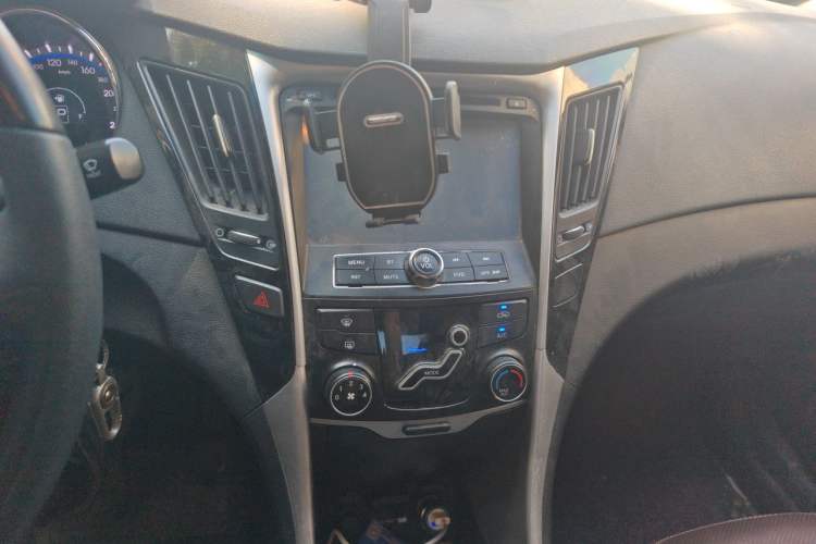 Used Hyundai Sonata 2013 2.0L Automatic Fashion Edition Audio And AC Panel
