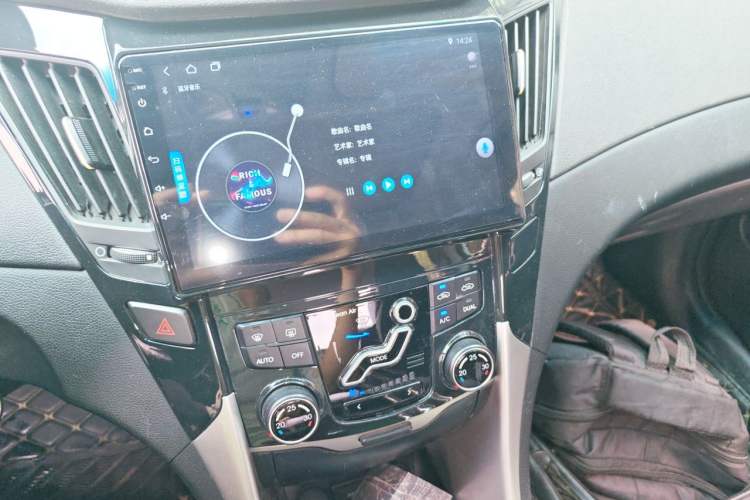Used Hyundai Sonata 2013 2.0L Automatic Leading Edition Audio And AC Panel