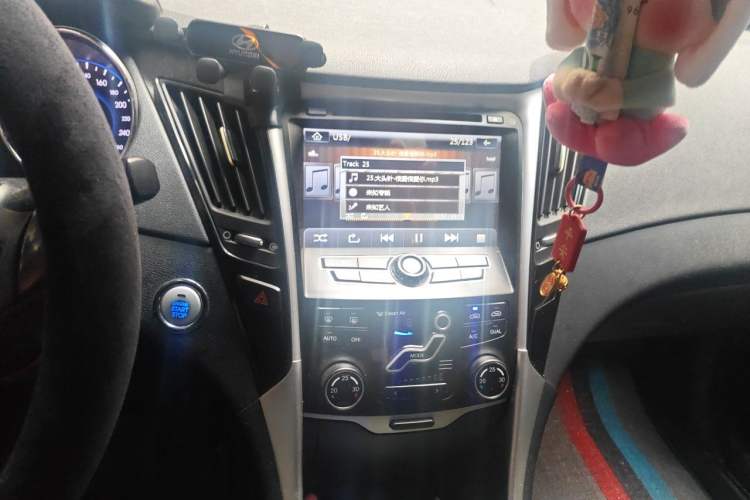 Used Hyundai Sonata 2013 2.4L Automatic Leading Edition China IV Standard Audio And AC Panel