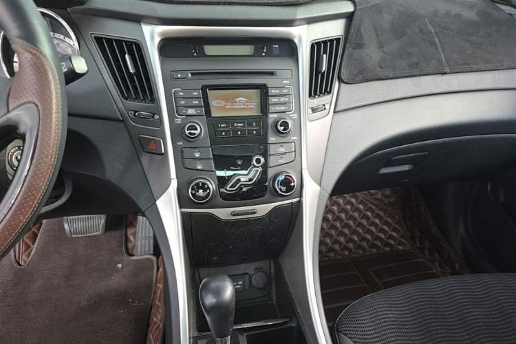 Used Hyundai Sonata 2013 2.0L Automatic Fashion Edition Audio And AC Panel