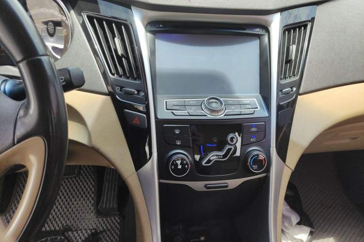 Used Hyundai Sonata 2013 2.0L Automatic Fashion Edition Audio And AC Panel