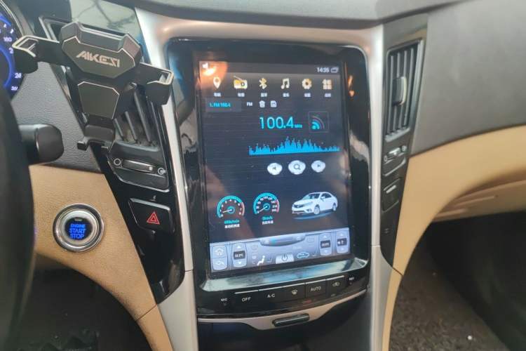 Used Hyundai Sonata 2013 2.4L Automatic Luxury Version China IV Standard Audio And AC Panel
