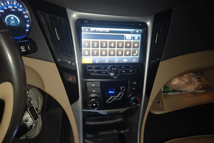 Used Hyundai Sonata 2013 2.0L Automatic Fashion Edition Audio And AC Panel