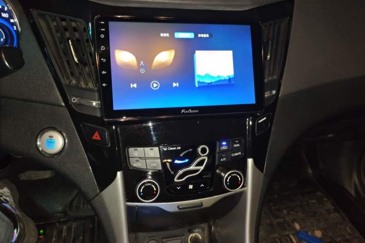 Used Hyundai Sonata 2013 2.4L Automatic Luxury Version China IV Standard Audio And AC Panel