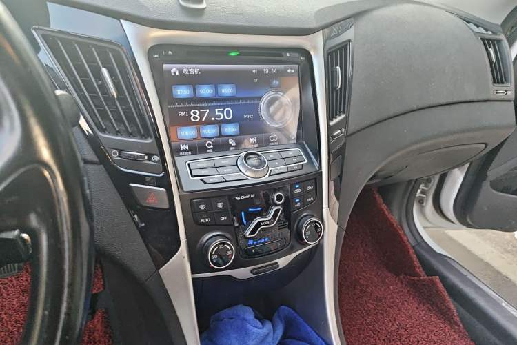 Used Hyundai Sonata 2013 2.0L Automatic Leading Edition Audio And AC Panel