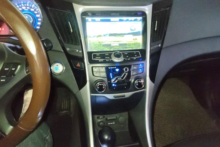 Used Hyundai Sonata 2013 2.4L Automatic Leading Edition China IV Standard Audio And AC Panel