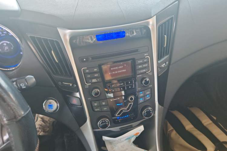 Used Hyundai Sonata 2013 2.4L Automatic Leading Edition China IV Standard Audio And AC Panel