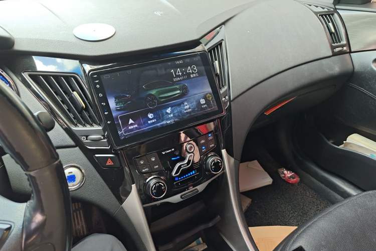 Used Hyundai Sonata 2013 2.0L Automatic Luxury Edition Audio And AC Panel
