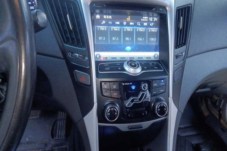 Used Hyundai Sonata 2013 2.0L Automatic Leading Edition Audio And AC Panel