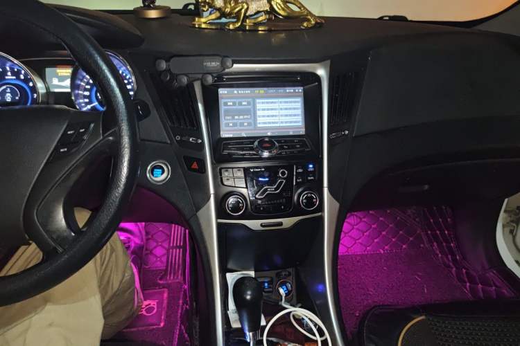Used Hyundai Sonata 2013 2.0L Automatic Luxury Edition Audio And AC Panel