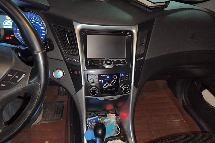 Used Hyundai Sonata 2013 2.0L Automatic Luxury Edition Audio And AC Panel