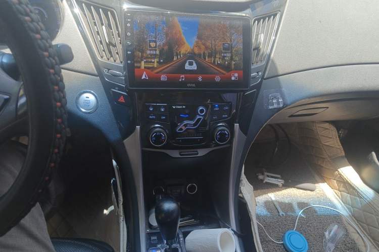 Used Hyundai Sonata 2013 2.0L Automatic Luxury Edition Audio And AC Panel