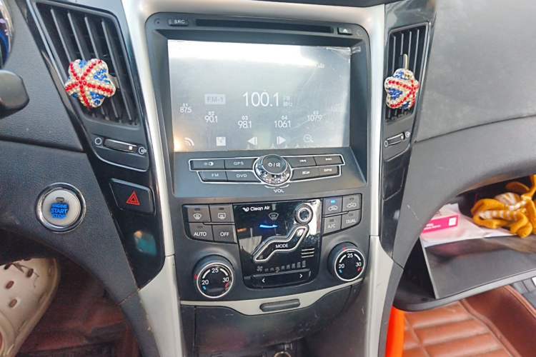 Used Hyundai Sonata 2013 2.0L Automatic Luxury Edition Audio And AC Panel