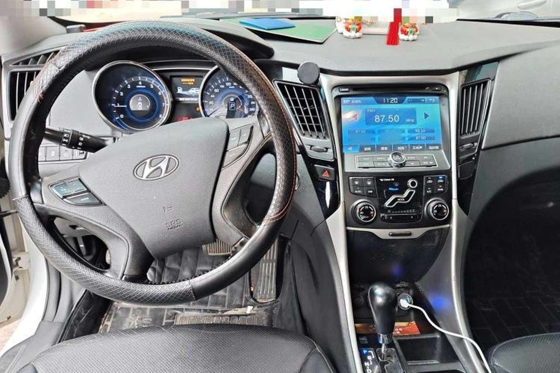 Used Hyundai Sonata 2013 2.0L Automatic Prestige Edition Center Console