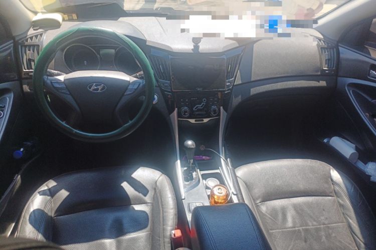 Used Hyundai Sonata 2013 2.0L Automatic Luxury Edition Center Console