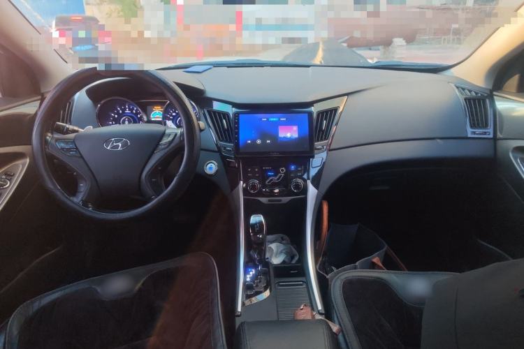 Used Hyundai Sonata 2013 2.4L Automatic Leading Edition China V Standard Center Console
