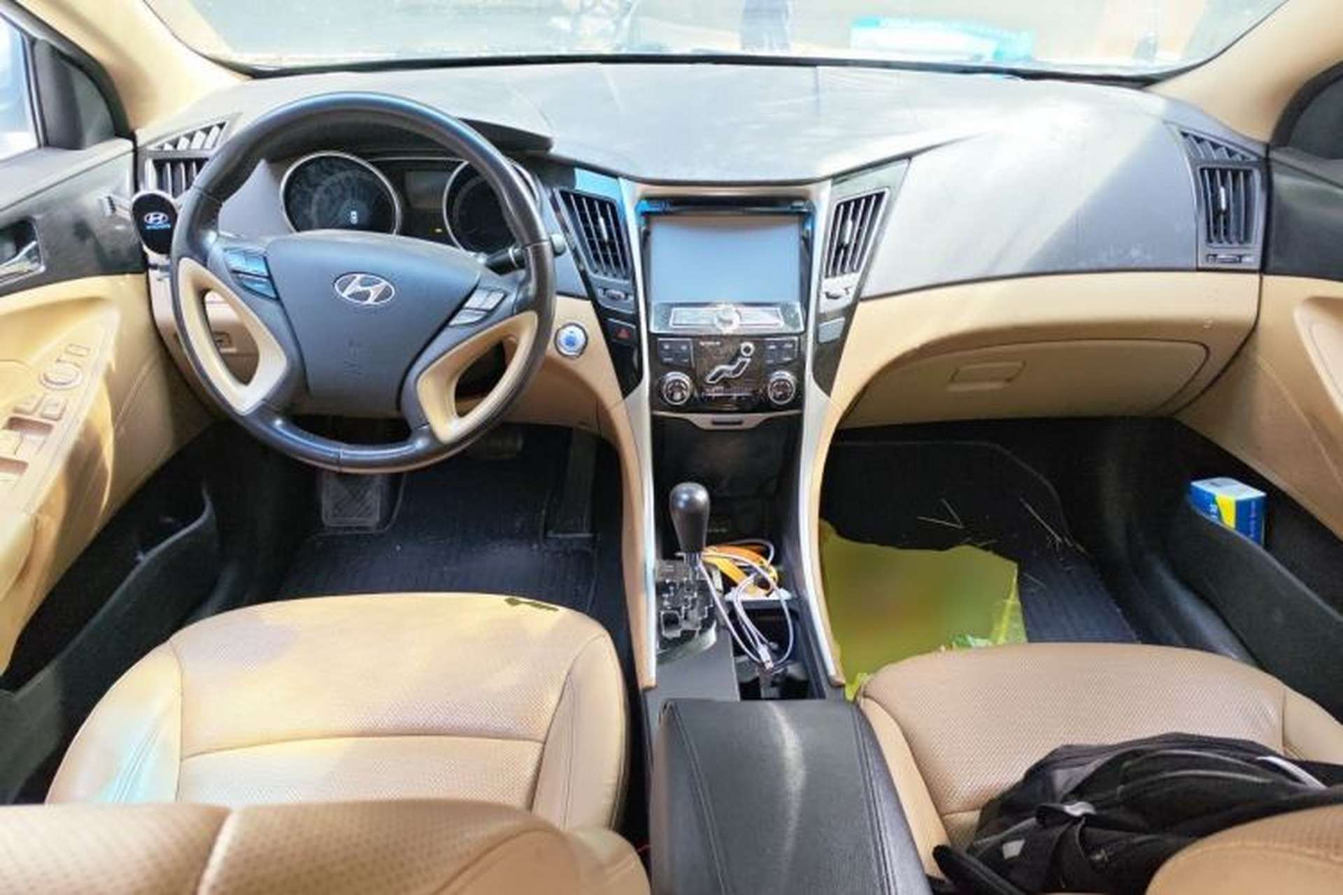Used Hyundai Sonata 2013 2.0L Automatic Luxury Edition Center Console