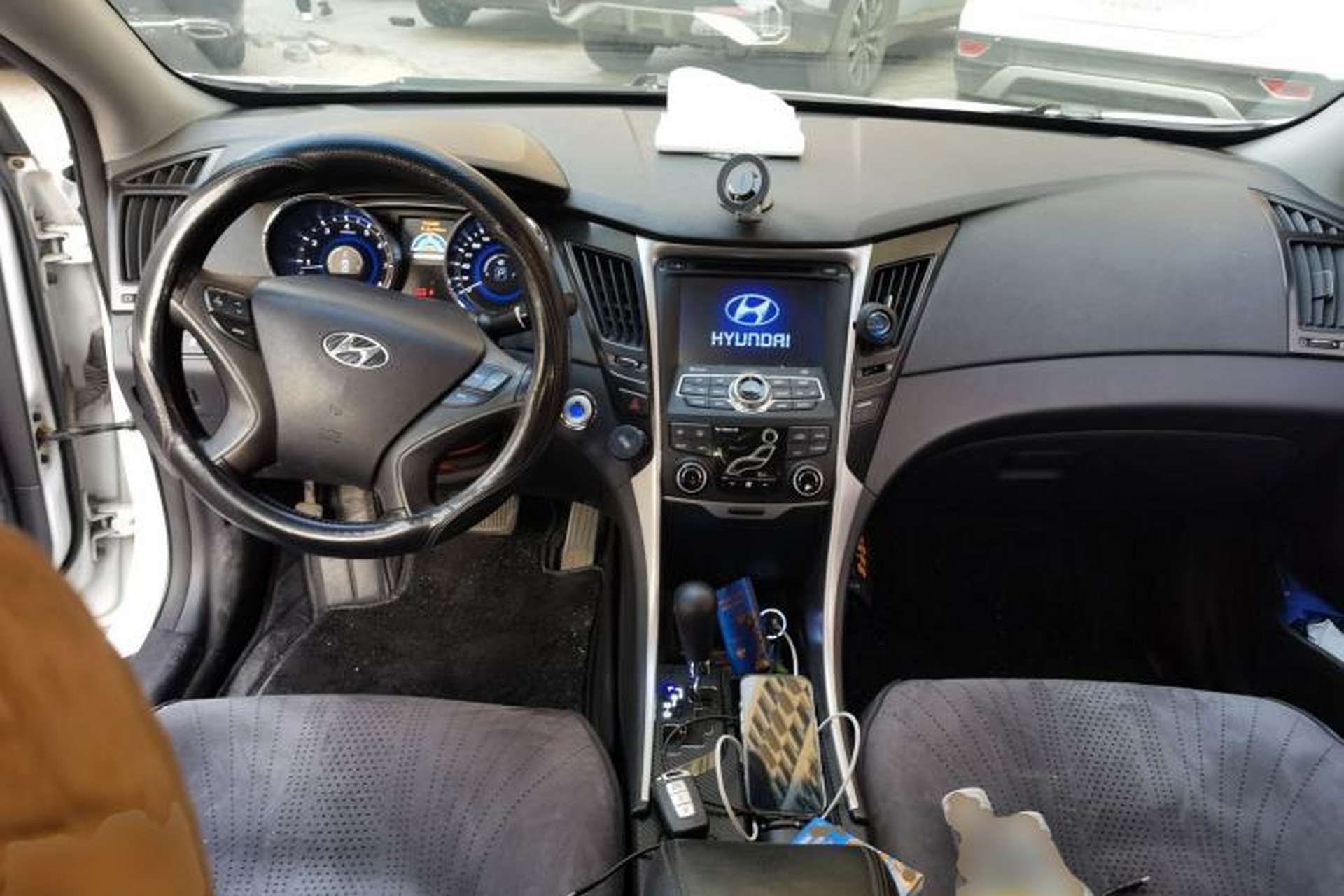Used Hyundai Sonata 2013 2.0L Automatic Prestige Edition Center Console
