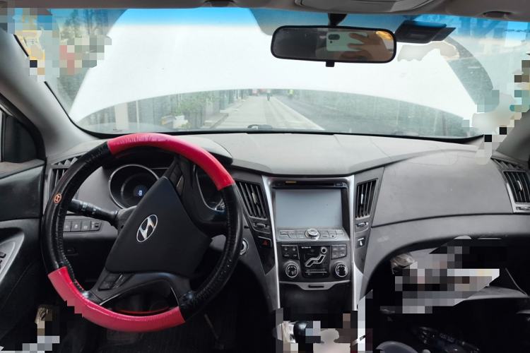 Used Hyundai Sonata 2013 2.0L Automatic Prestige Edition Center Console