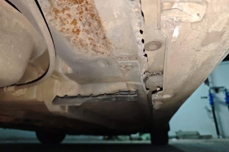 Used Hyundai Sonata 2013 2.4L Automatic Luxury Version China IV Standard Chassis Rear Right