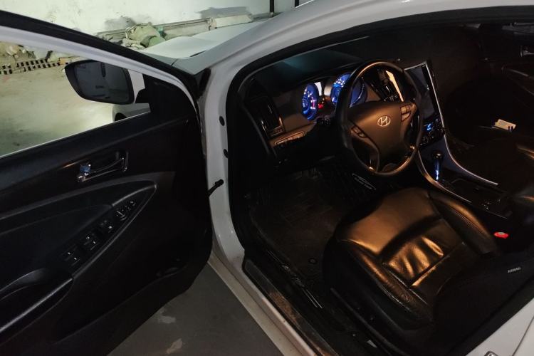 Used Hyundai Sonata 2013 2.4L Automatic Luxury Version China IV Standard Driver Seat