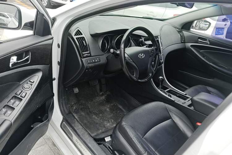 Used Hyundai Sonata 2013 2.4L Automatic Leading Edition China V Standard Driver Seat