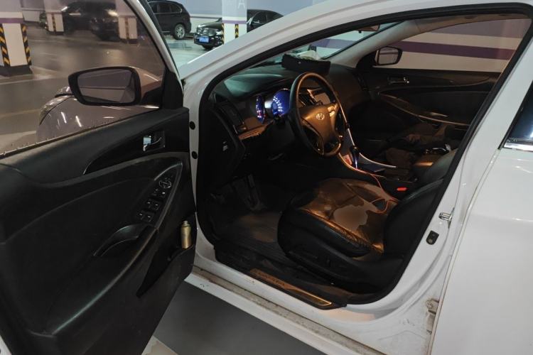 Used Hyundai Sonata 2013 2.4L Automatic Leading Edition China IV Standard Driver Seat