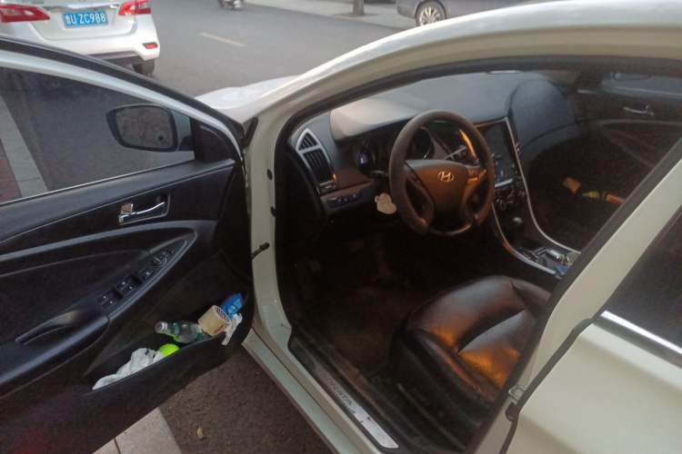 Used Hyundai Sonata 2013 2.4L Automatic Luxury Version China IV Standard Driver Seat
