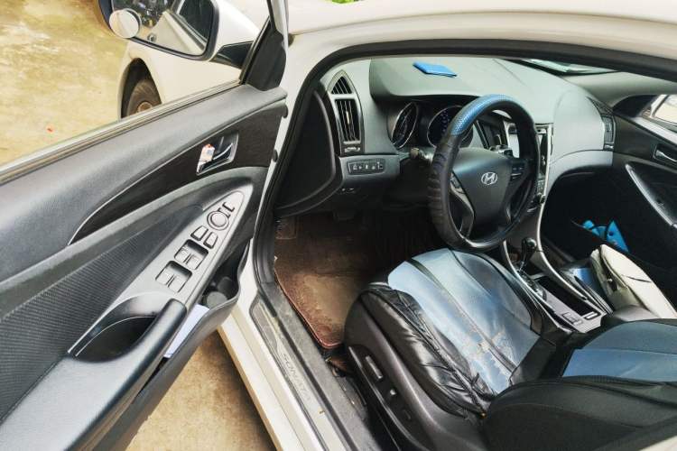 Used Hyundai Sonata 2013 2.4L Automatic Leading Edition China IV Standard Driver Seat
