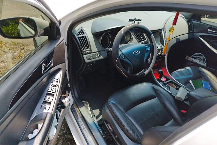 Used Hyundai Sonata 2013 2.0L Automatic Luxury Edition Driver Seat