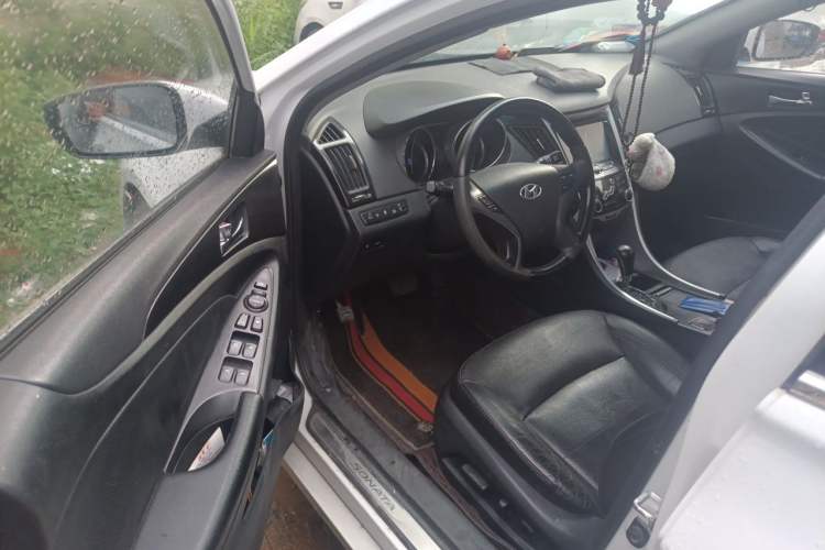 Used Hyundai Sonata 2013 2.0L Automatic Luxury Edition Driver Seat
