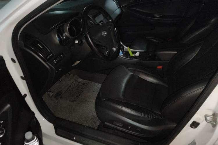 Used Hyundai Sonata 2013 2.4L Automatic Luxury Version China IV Standard Driver Seat