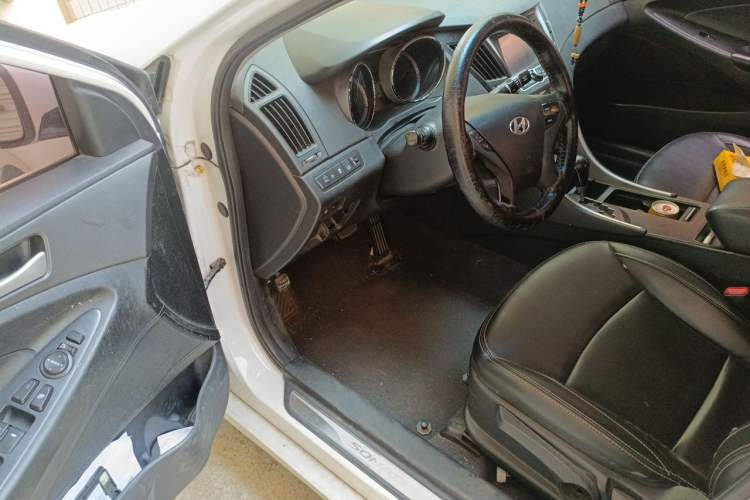 Used Hyundai Sonata 2013 2.0L Automatic Leading Edition Driver Seat