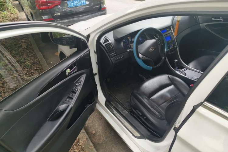 Used Hyundai Sonata 2013 2.0L Automatic Luxury Edition Driver Seat