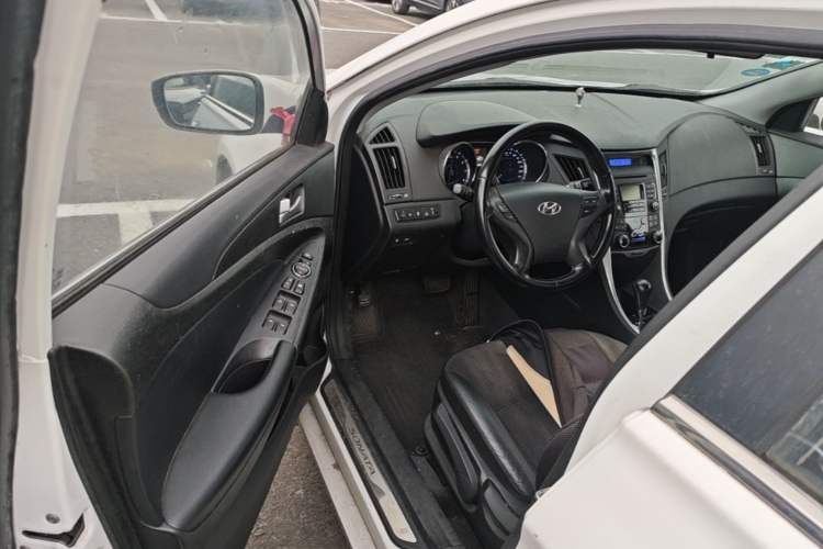 Used Hyundai Sonata 2013 2.0L Automatic Leading Edition Driver Seat
