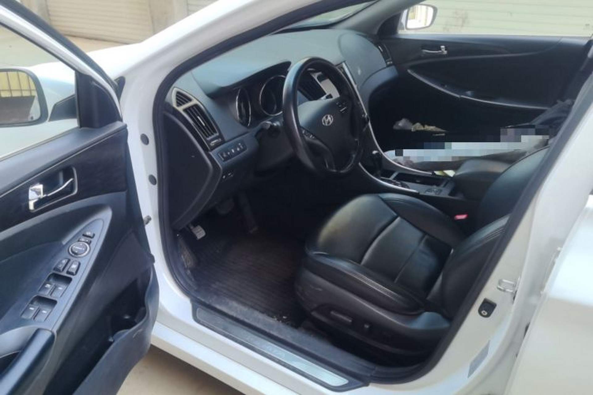 Used Hyundai Sonata 2013 2.0L Automatic Luxury Edition Driver Seat