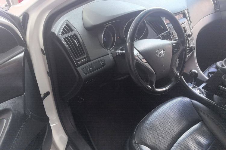 Used Hyundai Sonata 2013 2.4L Automatic Leading Edition China IV Standard Driver Seat