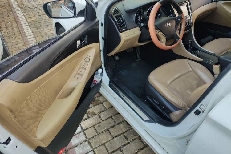 Used Hyundai Sonata 2013 2.0L Automatic Luxury Edition Driver Seat