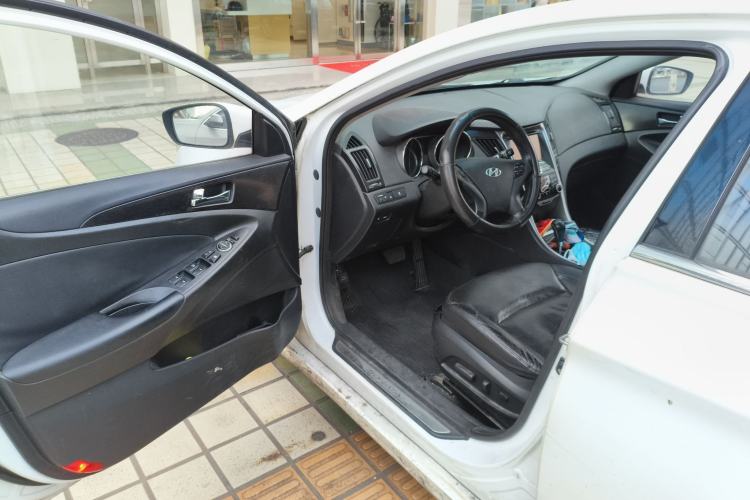 Used Hyundai Sonata 2013 2.4L Automatic Luxury Version China IV Standard Driver Seat