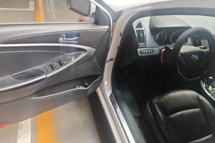 Used Hyundai Sonata 2013 2.4L Automatic Leading Edition China IV Standard Driver Seat