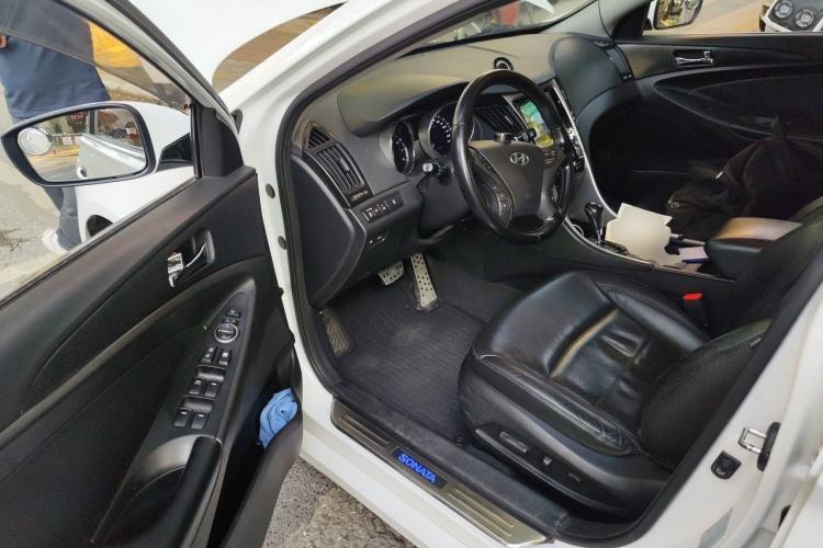Used Hyundai Sonata 2013 2.4L Automatic Luxury Version China IV Standard Driver Seat