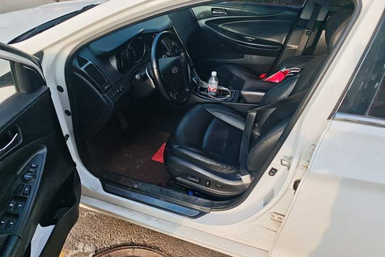 Used Hyundai Sonata 2013 2.4L Automatic Leading Edition China IV Standard Driver Seat