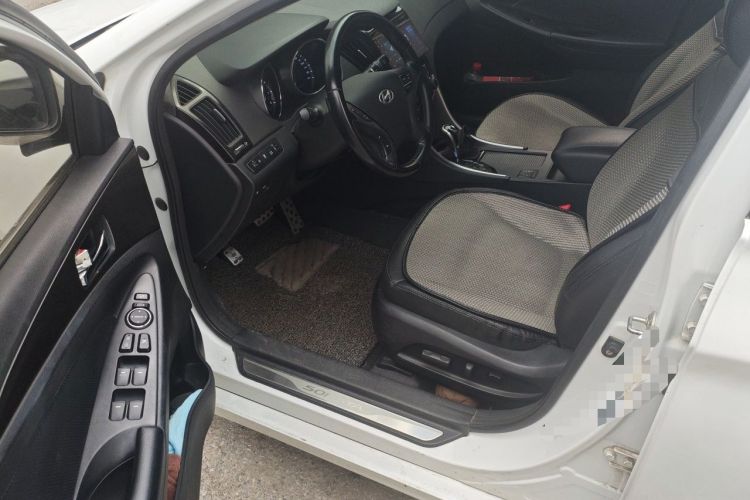 Used Hyundai Sonata 2013 2.4L Automatic Leading Edition China IV Standard Driver Seat