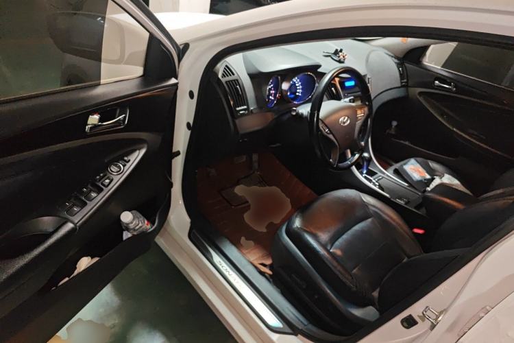 Used Hyundai Sonata 2013 2.0L Automatic Luxury Edition Driver Seat