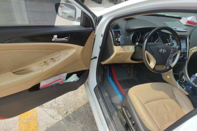 Used Hyundai Sonata 2013 2.4L Automatic Leading Edition China IV Standard Driver Seat