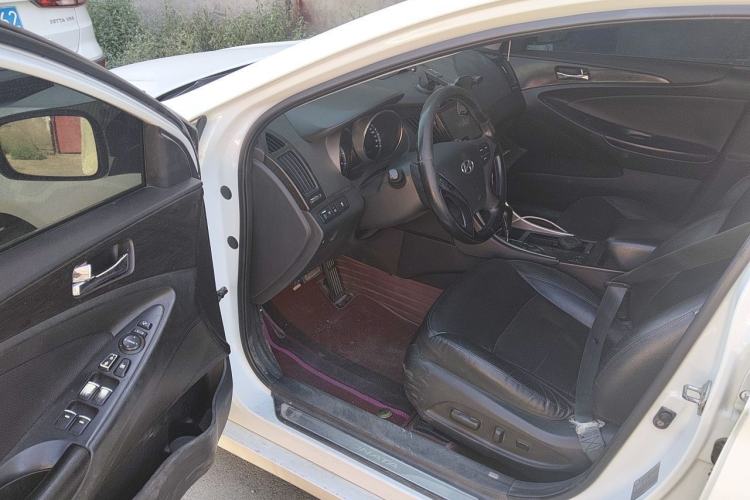 Used Hyundai Sonata 2013 2.4L Automatic Luxury Version China IV Standard Driver Seat